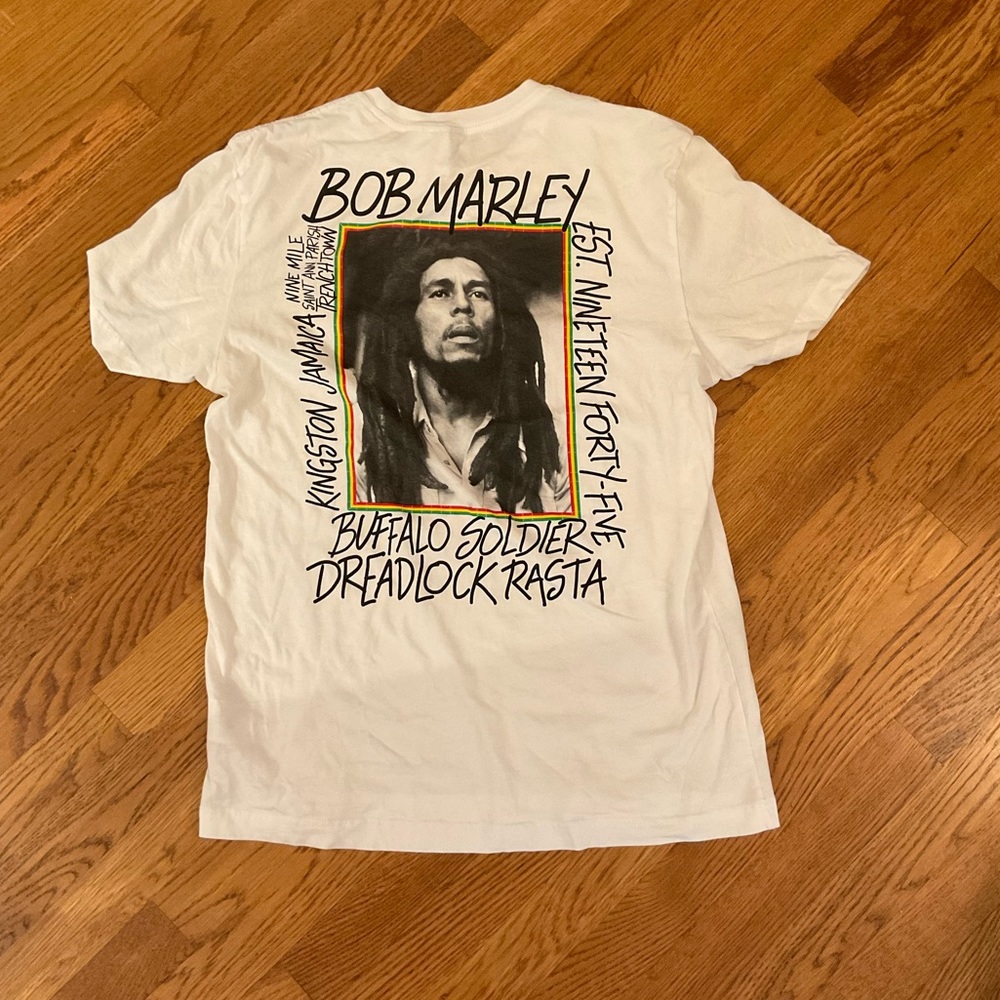 Bob Marley and Wailers - Band T with large screen print on back of T. Size M